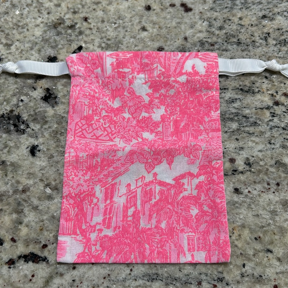 Lilly Pulitzer Drawstring Bag Approximately 6”*4”… - image 2